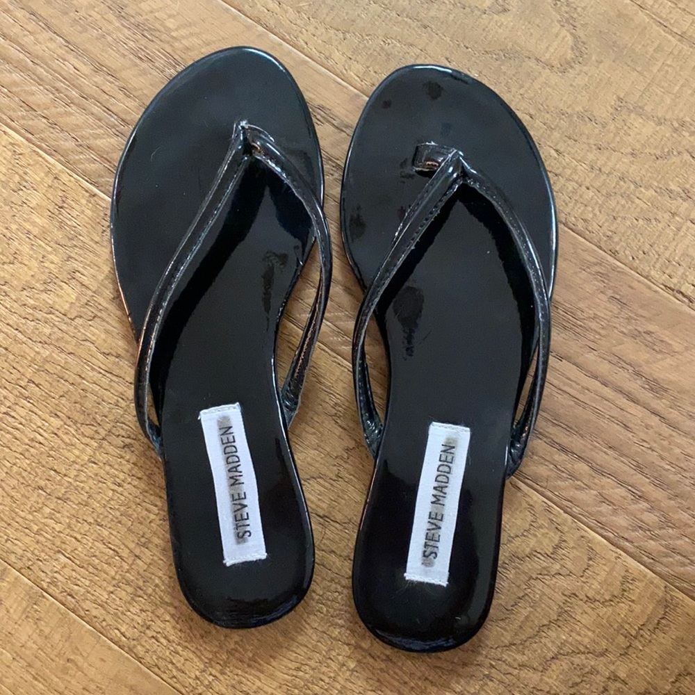 Steve Madden Patent Leather Sandals/Thongs
